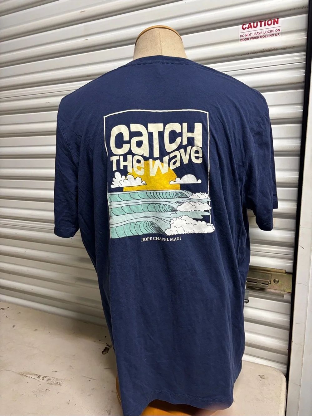 Hope Chapel Maui Catch The Wave Graphic T-shirt 2XL